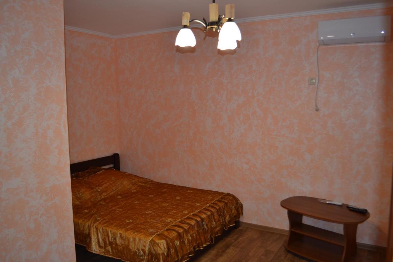 Мини-Отель Veravilla Tjornomorsk Exteriör bild